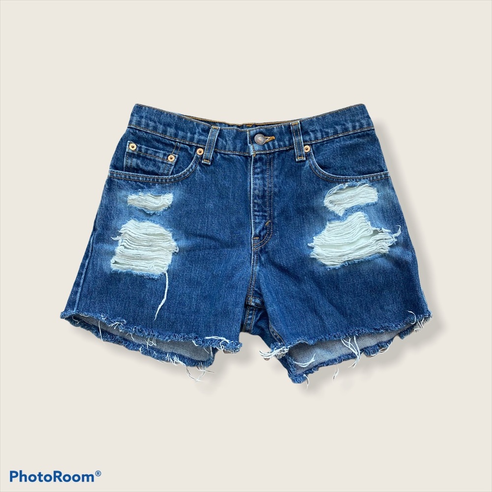 ~Levi’s 555 guys fit straight leg shorts~